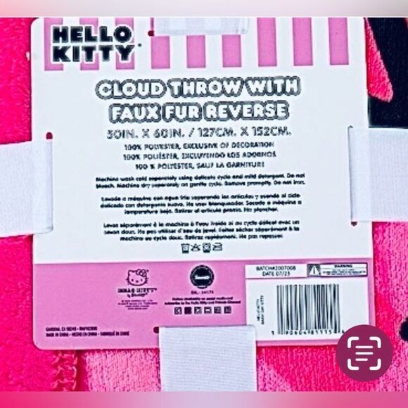 Hello Kitty Sanrio Plush Throw Blanket Rainy Day Kitty OS 50”x 60” Pink Red NEW - Picture 4 of 6